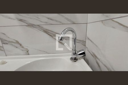 Banheiro de casa para alugar com 1 quarto, 55m² em Vila Luzita, Santo André