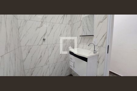 Banheiro  de casa para alugar com 1 quarto, 55m² em Vila Luzita, Santo André