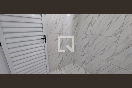 Banheiro de casa para alugar com 1 quarto, 55m² em Vila Luzita, Santo André