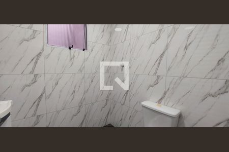 Banheiro de casa para alugar com 1 quarto, 55m² em Vila Luzita, Santo André