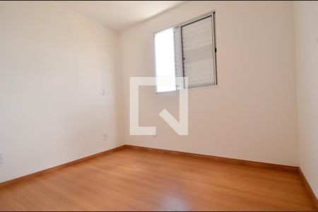 Quarto de apartamento à venda com 3 quartos, 63m² em Sagrada Família, Belo Horizonte