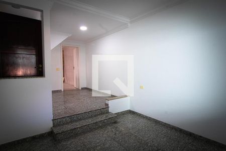 Sala de casa para alugar com 3 quartos, 195m² em Parque Vitoria, São Paulo