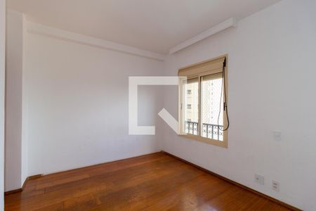 Apartamento à venda com 156m², 4 quartos e 3 vagasQuarto 4 - Suíte 2