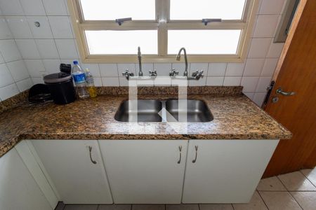 Apartamento à venda com 156m², 4 quartos e 3 vagasDetalhe - Cozinha