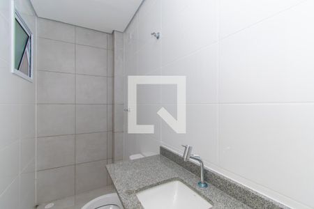 Banheiro de kitnet/studio para alugar com 1 quarto, 34m² em Vila Ema, São Paulo