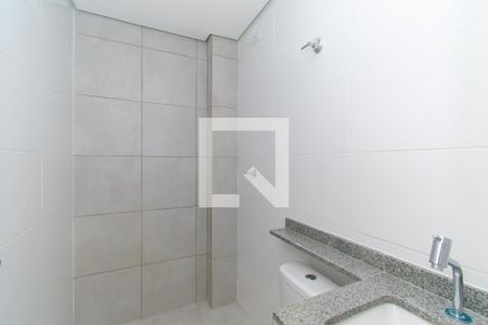 Banheiro de apartamento para alugar com 1 quarto, 33m² em Vila Ema, São Paulo