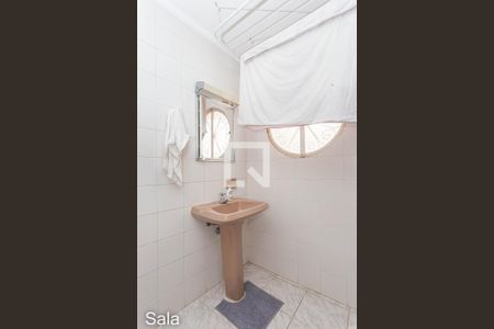 Casa à venda com 299m², 5 quartos e 5 vagasBanheiro de Serviços