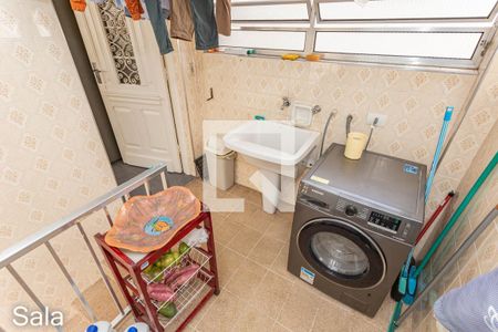 Casa à venda com 299m², 5 quartos e 5 vagasArea de Serviços