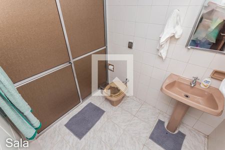 Casa à venda com 299m², 5 quartos e 5 vagasBanheiro de Serviços