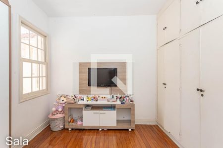 Casa à venda com 299m², 5 quartos e 5 vagasQuarto 2