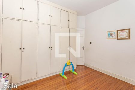 Casa à venda com 299m², 5 quartos e 5 vagasQuarto 2