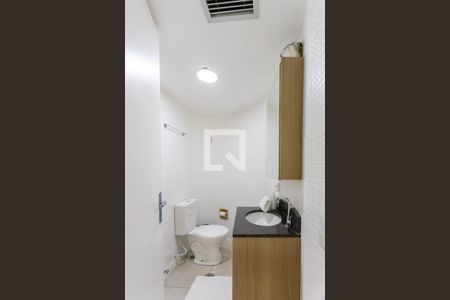 Banheiro  de apartamento à venda com 1 quarto, 36m² em Liberdade, São Paulo