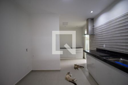 Casa de condomínio à venda com 220m², 4 quartos e 2 vagasCozinha e Área de Serviço