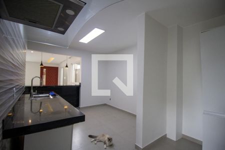 Casa de condomínio à venda com 220m², 4 quartos e 2 vagasCozinha e Área de Serviço