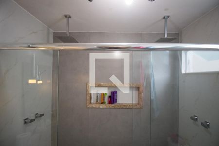 Casa de condomínio à venda com 220m², 4 quartos e 2 vagasBanheiro da Suíte