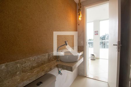 Casa de condomínio à venda com 220m², 4 quartos e 2 vagasBanheiro Social 2