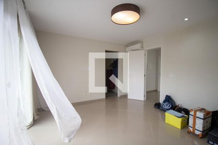 Suíte de casa de condomínio à venda com 4 quartos, 220m² em Vargem Pequena, Rio de Janeiro