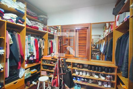 Casa à venda com 360m², 3 quartos e 2 vagasCloset da suíte