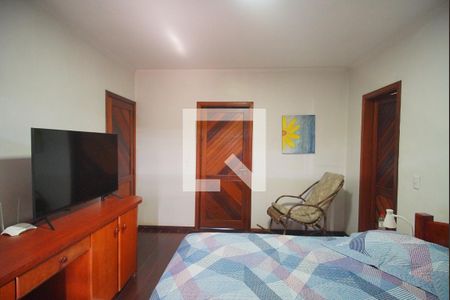 Casa à venda com 360m², 3 quartos e 2 vagasSuíte