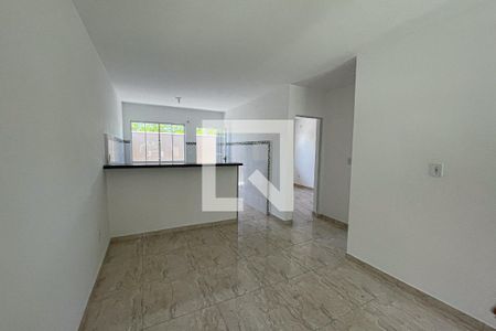 Sala de casa para alugar com 2 quartos, 55m² em Vila Maria Helena, Duque de Caxias