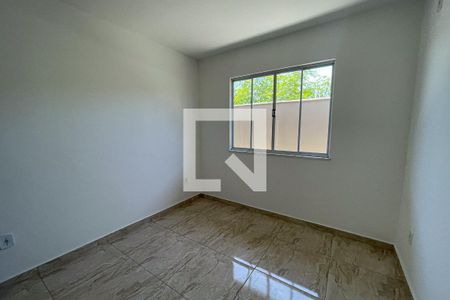 Quarto de casa para alugar com 2 quartos, 55m² em Vila Maria Helena, Duque de Caxias
