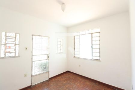 Sala de casa para alugar com 3 quartos, 100m² em Porto Novo, São Gonçalo