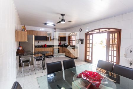 Casa para alugar com 425m², 4 quartos e 2 vagasCopa/Cozinha