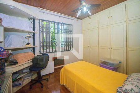 Quarto 1 de casa para alugar com 3 quartos, 221m² em Petrópolis , Porto Alegre