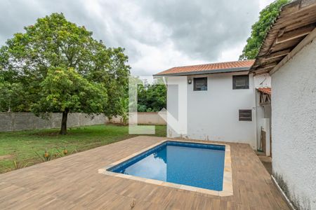 Casa à venda com 2500m², 3 quartos e 10 vagasPiscina 
