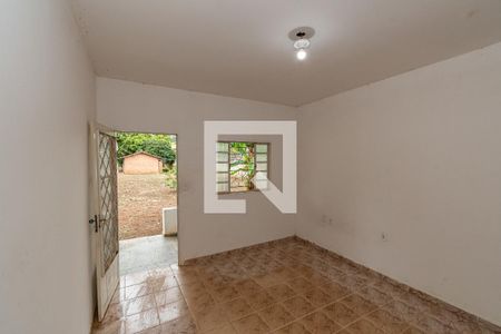 Casa à venda com 2500m², 3 quartos e 10 vagasSala Edícula Fundos 