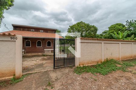Casa à venda com 2500m², 3 quartos e 10 vagasFachada 