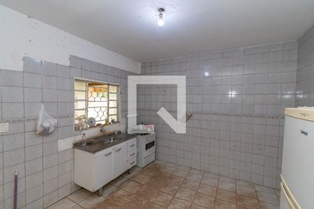 Casa à venda com 2500m², 3 quartos e 10 vagasCozinha  Edícula Fundos 