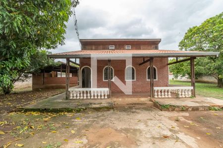 Casa à venda com 2500m², 3 quartos e 10 vagasFachada 