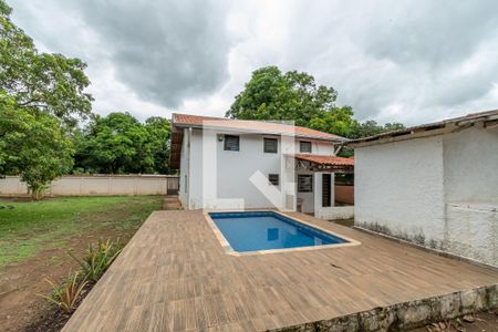 Casa à venda com 2500m², 3 quartos e 10 vagasPiscina 