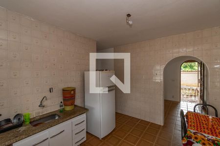 Casa à venda com 2500m², 3 quartos e 10 vagasCozinha 