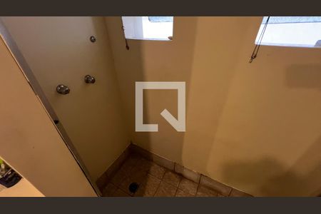 Casa para alugar com 350m², 3 quartos e 4 vagasBanheiro