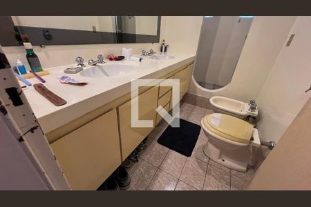 Casa para alugar com 350m², 3 quartos e 4 vagasBanheiro