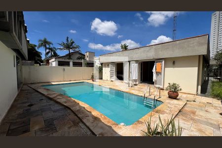 Casa para alugar com 350m², 3 quartos e 4 vagasPiscina