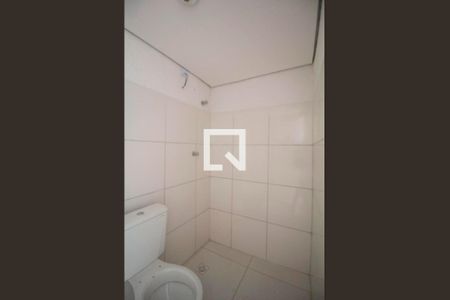 Banheiro  de apartamento para alugar com 2 quartos, 39m² em Vila Carmosina, São Paulo