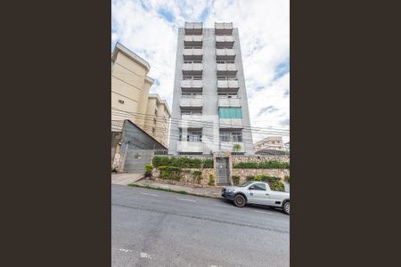Apartamento à venda com 55m², 2 quartos e 1 vaga Apartamento à venda com 55m², 2 quartos e 1 vagaFachada