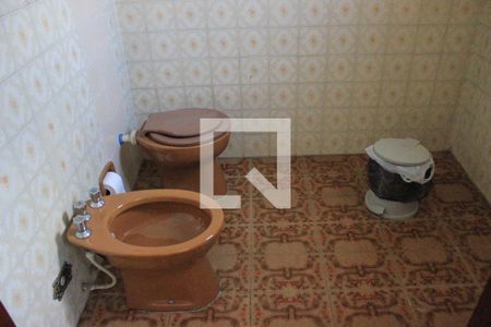 Casa à venda com 200m², 4 quartos e 3 vagasBanheiro 4