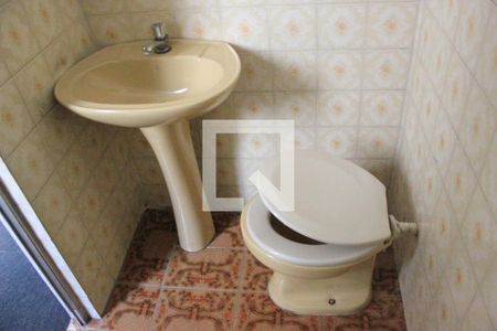 Casa à venda com 200m², 4 quartos e 3 vagasBanheiro da Suíte