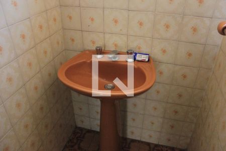 Casa à venda com 200m², 4 quartos e 3 vagasBanheiro 4