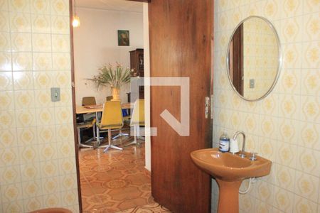 Casa à venda com 200m², 4 quartos e 3 vagasBanheiro 1