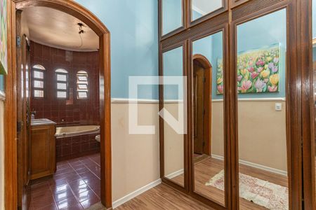 Casa à venda com 300m², 3 quartos e 5 vagasCloset