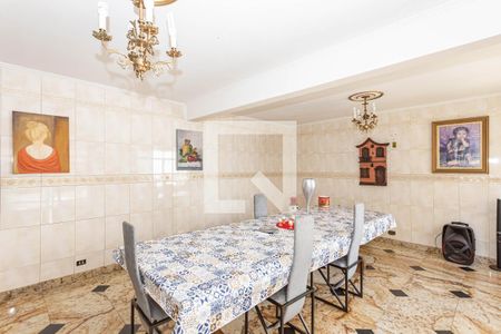 Casa à venda com 300m², 3 quartos e 5 vagasSalão