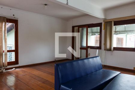 Casa à venda com 252m², 5 quartos e 3 vagas Casa à venda com 252m², 5 quartos e 3 vagasSala de Estar 2