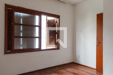 Casa à venda com 252m², 5 quartos e 3 vagas Casa à venda com 252m², 5 quartos e 3 vagasSuíte 4