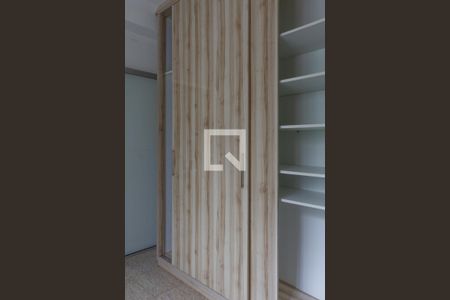 Casa à venda com 252m², 5 quartos e 3 vagas Casa à venda com 252m², 5 quartos e 3 vagasCloset da suíte 1