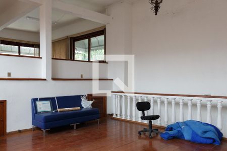 Casa à venda com 252m², 5 quartos e 3 vagas Casa à venda com 252m², 5 quartos e 3 vagasSala de Estar 2